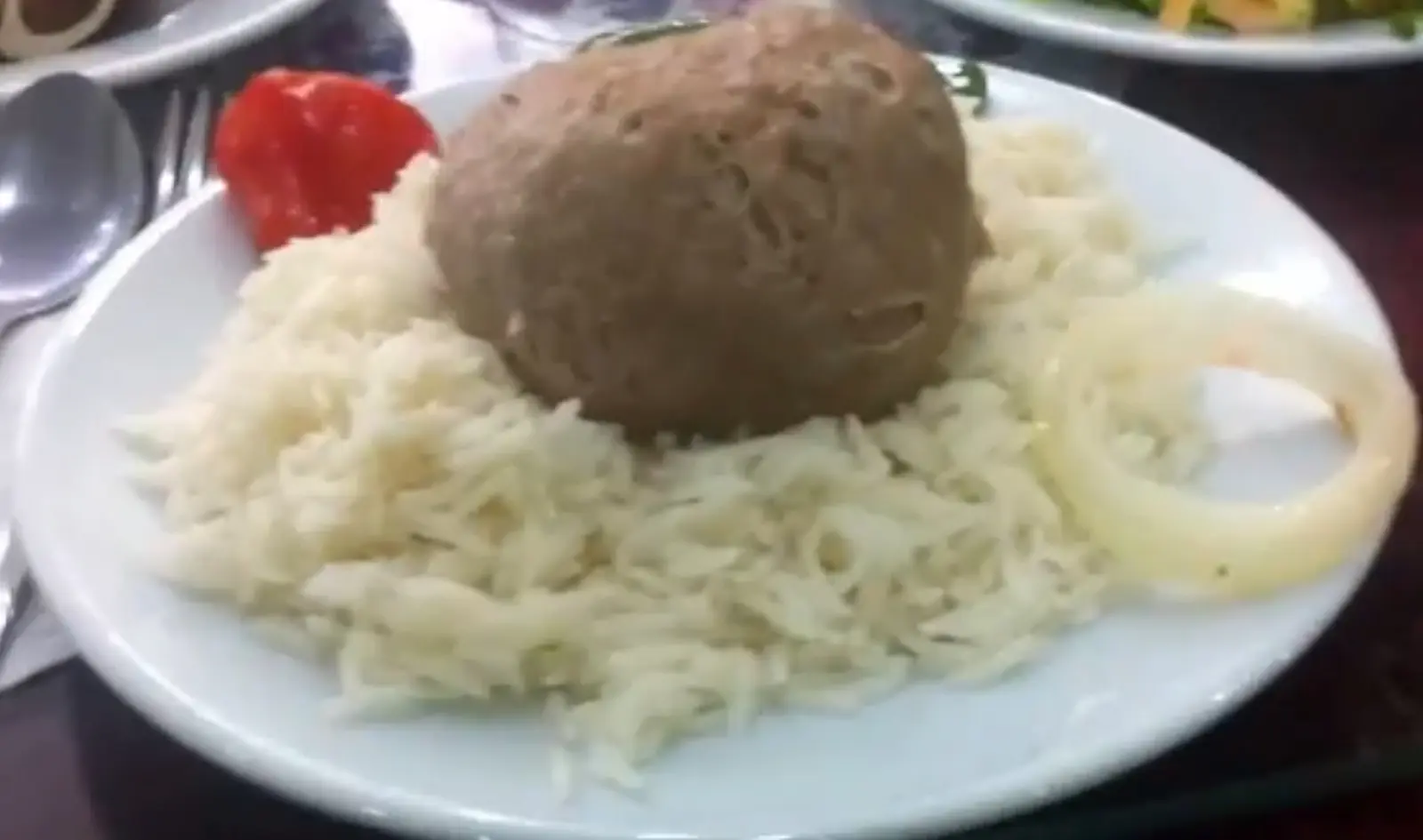 Abdigör köftesi, haşıl ve yöresel et yemekleri.