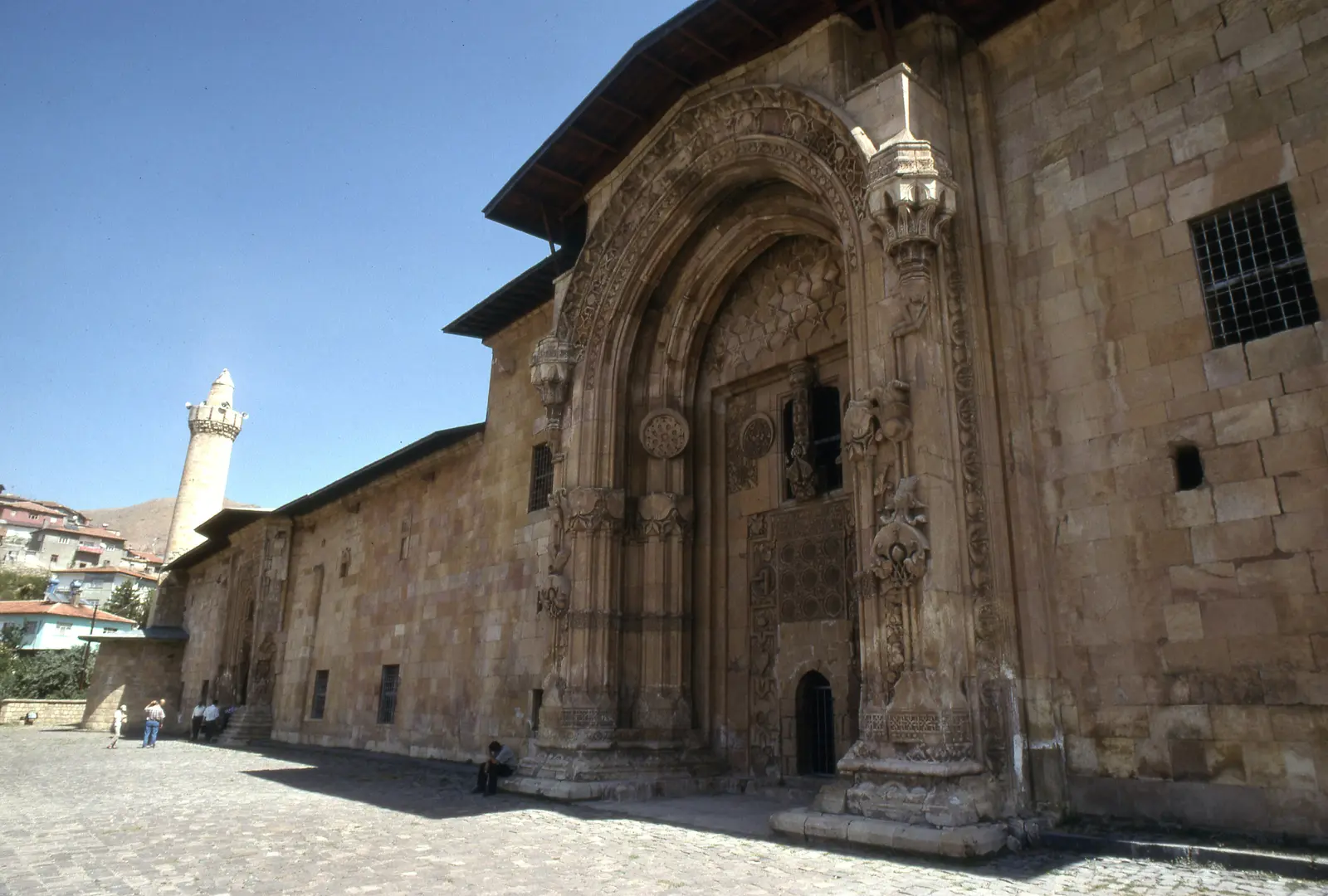 Divriği Ulu Camii taş kapısı
